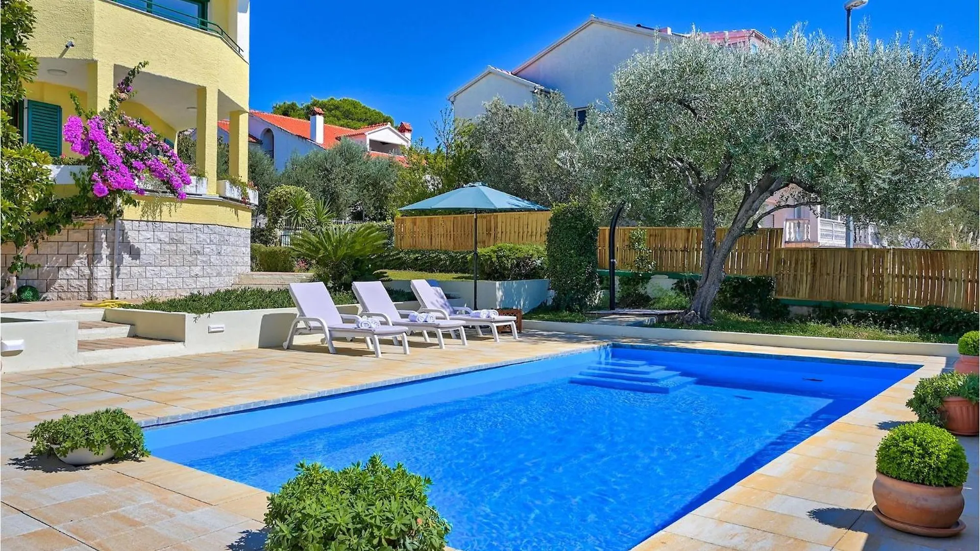Villa Oscar Zadar 0*,  Croatia
